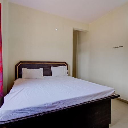 Spot On R D Homestay 1 Dispur Екстер'єр фото